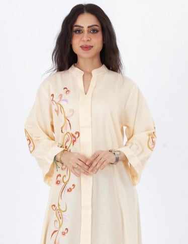 sleeve cut hosting jalabiya