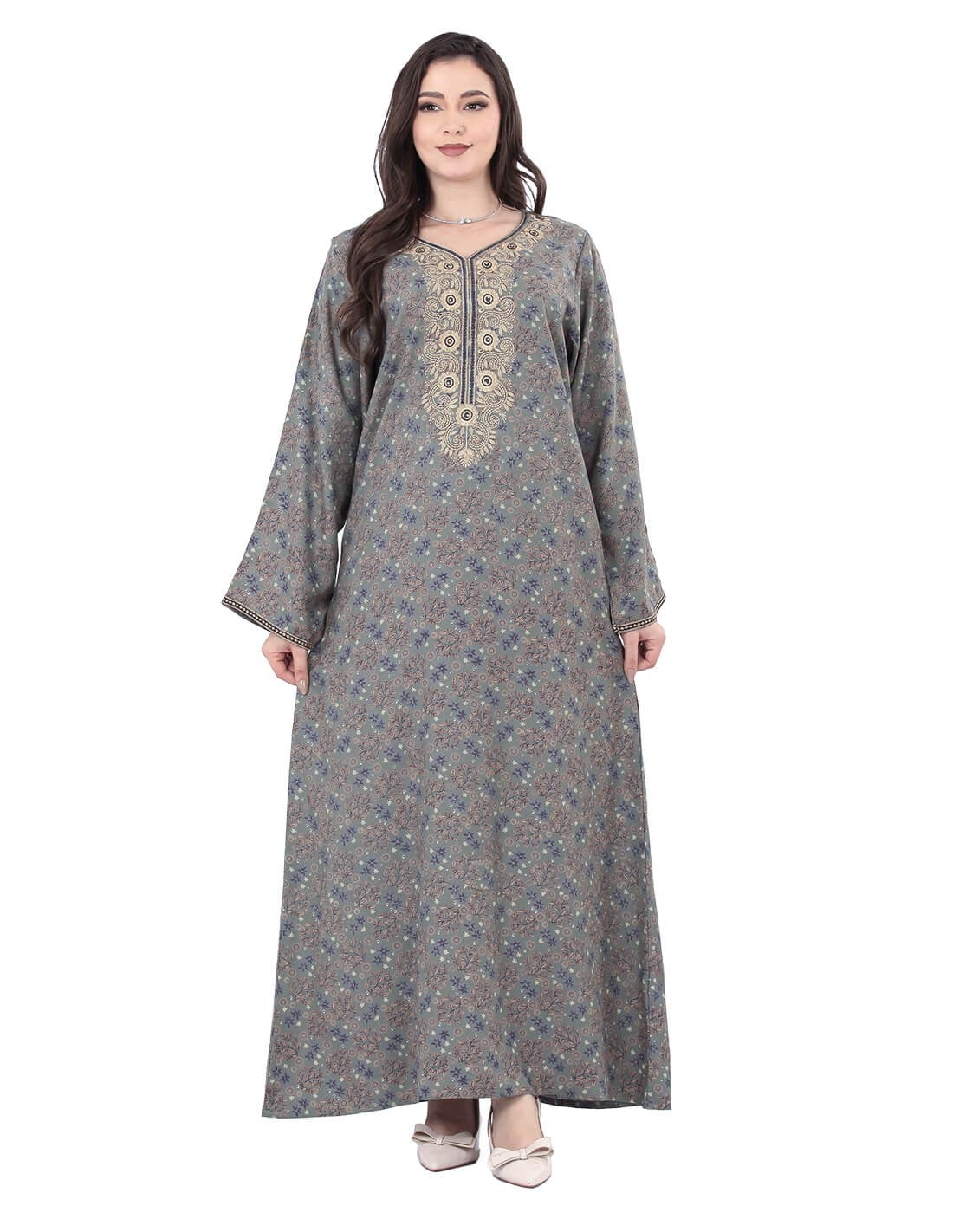 A lightweight jalabiya with long sleeves