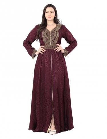 An evening jalabiya with long sleeves