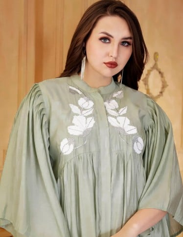 "Green Luxury" Jilbab with Premium Embroidery and Wide Tussle Sleeves