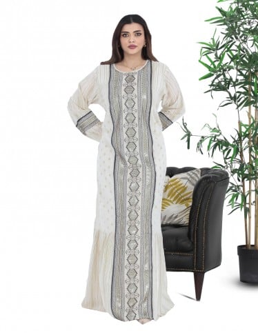 Luxurious Hosting Jalabiya with elegant embroidery.