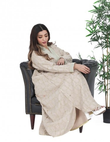 Hosting Jalabiya with long sleeves and sequin embroidery.