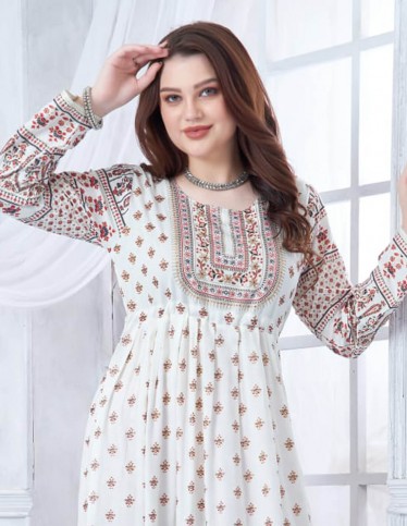 Long-sleeved galabiya with a flared bottom