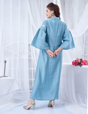 Elegant Embroidered Kaftan with Lapel Collar and Wide Sleeves