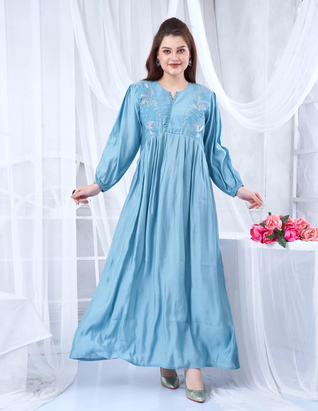 Elegant Blue Jalabiya with Gathered Sleeves and Embroidery