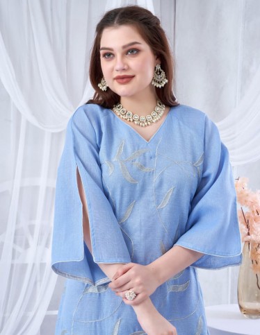 Short jalabiya with three-quarter sleeves