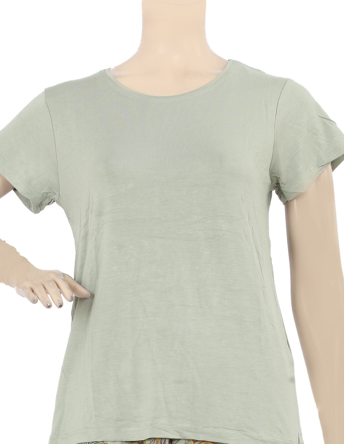 Supreme Comfort, Loungewear Chic: Your Practical & Cozy Pajama Set!