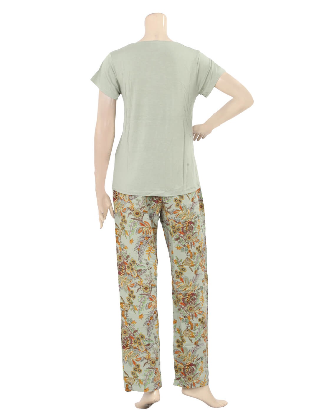 Supreme Comfort, Loungewear Chic: Your Practical & Cozy Pajama Set!