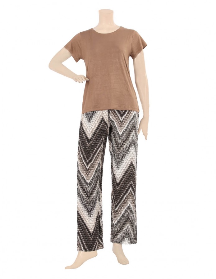 Supreme Comfort, Loungewear Chic: Your Cozy Patterned Pajama Set!