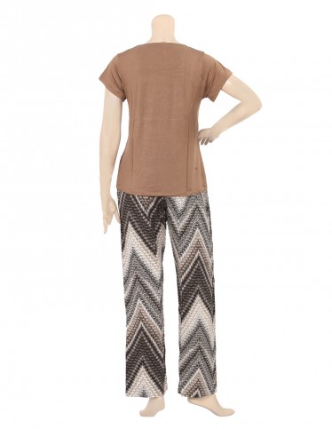 Supreme Comfort, Loungewear Chic: Your Cozy Patterned Pajama Set!