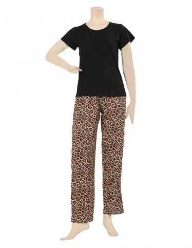 Supreme Comfort, Loungewear Chic: Your Cozy Unique-Patterned Pajama Set!