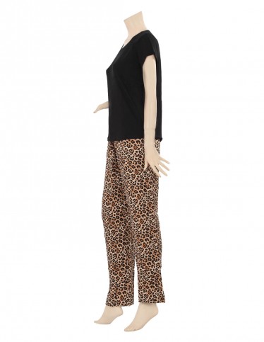 Supreme Comfort, Loungewear Chic: Your Cozy Unique-Patterned Pajama Set!