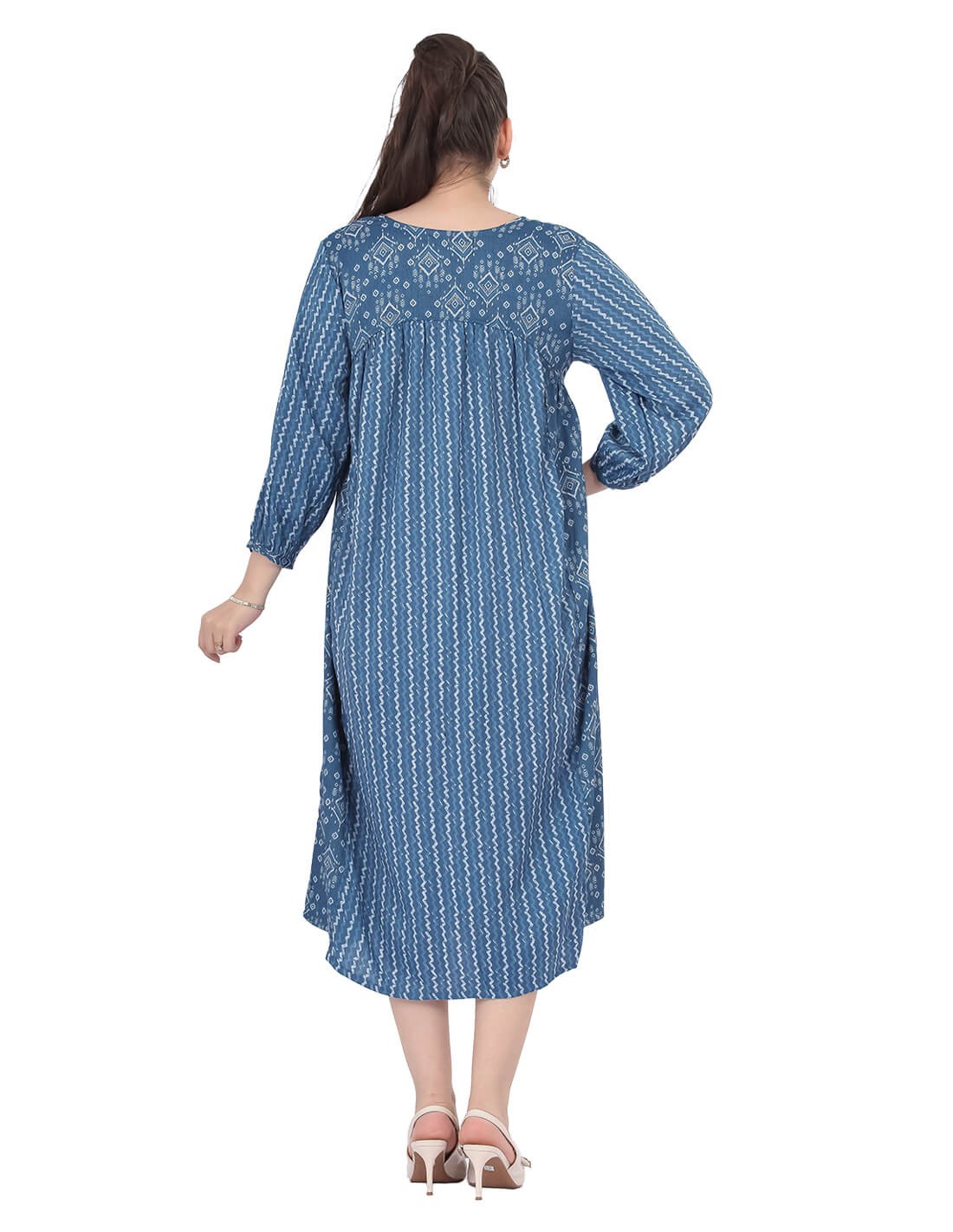 Blue casual jalabiya with patterns.