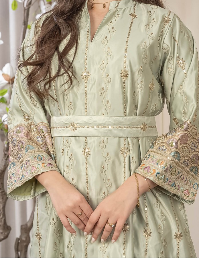 Short Jalabiya with Half Sleeves and Embroidery