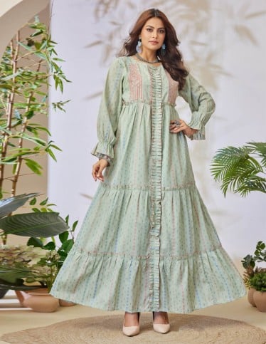 Warm-toned embroidered jalabiya.