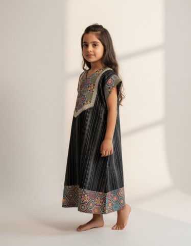 Elegant Black girls' jalabiya.