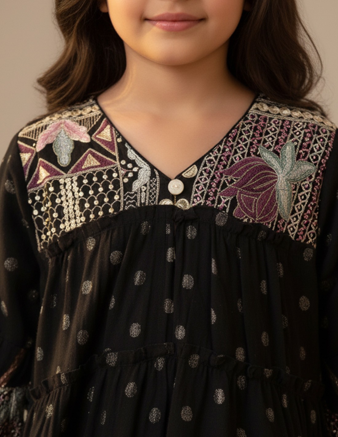 جلابية أسود أنيقة للبنات.