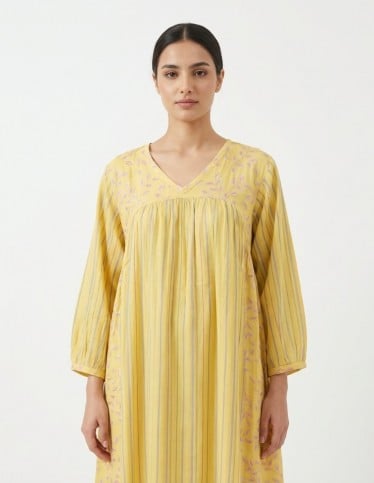 "Spring Breeze" Short Floral Jalabiya with Elegant Pleats.