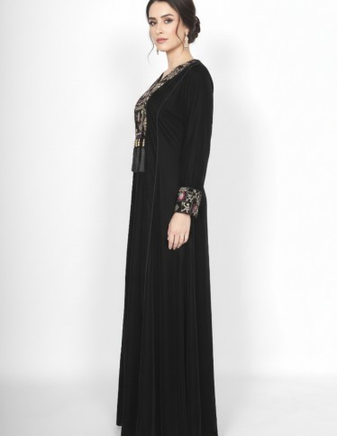 "Al-Jawhara" Velvet Reception Jalabiya – Luxurious Embroidery on Chest & Sleeves.