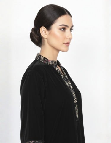 "Noreen" Midi Velvet Jalabiya – Delicate Full-Body Embroidery (Bodice, Sleeves & Hem).