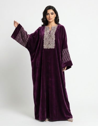 "Al-Maram" Velvet Jalabiya – Royal Flared Sleeves & Fine Craft Embroidery.