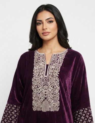 "Al-Maram" Velvet Jalabiya – Royal Flared Sleeves & Fine Craft Embroidery.