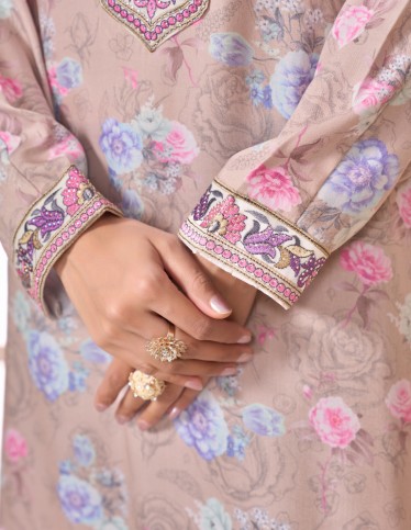 "Nesma" Daily Jalabiya – Soft Cotton-Feel Fabric with Delicate Embroidery.