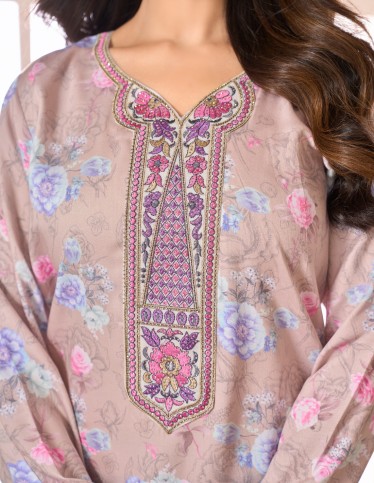 "Nesma" Daily Jalabiya – Soft Cotton-Feel Fabric with Delicate Embroidery.