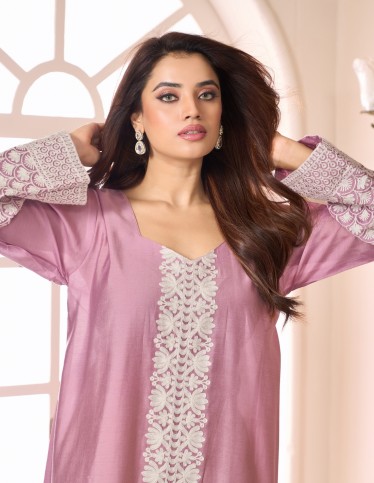 "Layan" Reception Gown – Silk-Crepe Style with Royal White Embroidery.