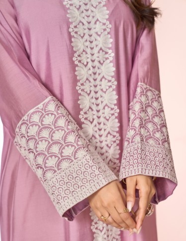 "Layan" Reception Gown – Silk-Crepe Style with Royal White Embroidery.