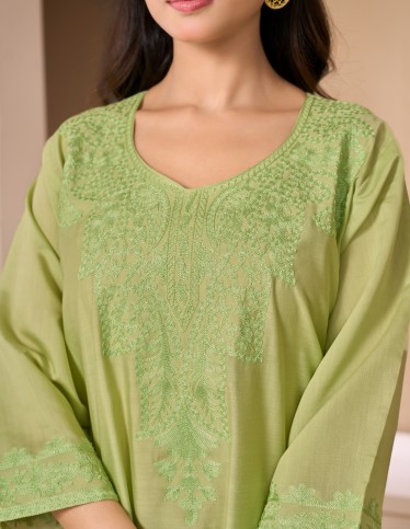 Classic Reception Jalabiya – Aari Embroidery on Bodice & Sleeves.