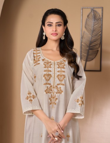 "Noor" Royal Reception Jalabiya – Off-White with Full Front Two-Tone Aari Embroidery.