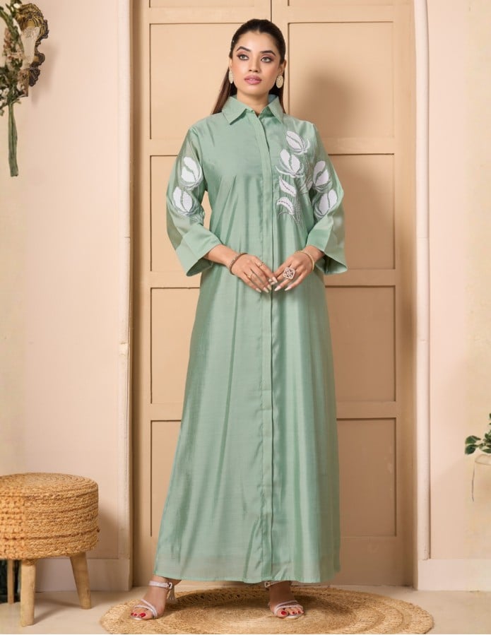 "Areej" Reception Kaftan – Premium Roman Silk-style Fabric with Artisan Hand-Embroidery.