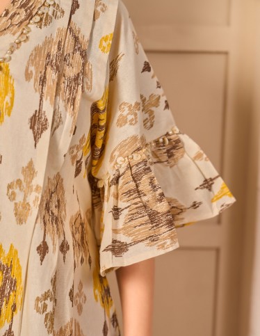 "Ikat Classic" Beige and Gold Jalabiya with Ruffled Sleeves
