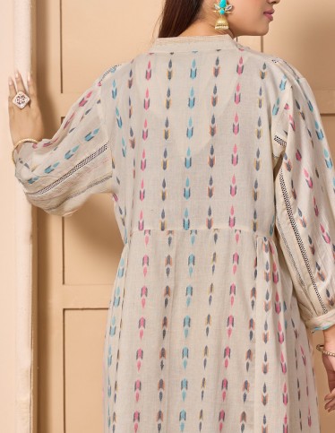Modern Casual Jalabiya with Subtle Geometric Patterns & Lace Inserts