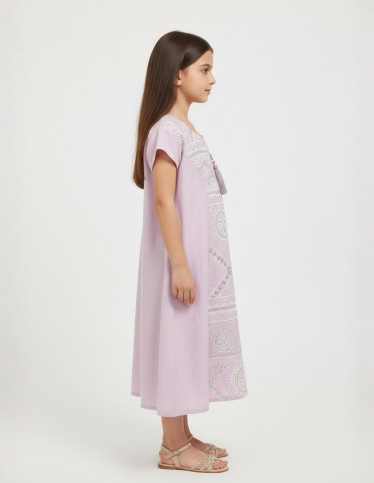 Girls' Elegant Lavender Jalabiya with Geometric Embroidery and Tassel Detail