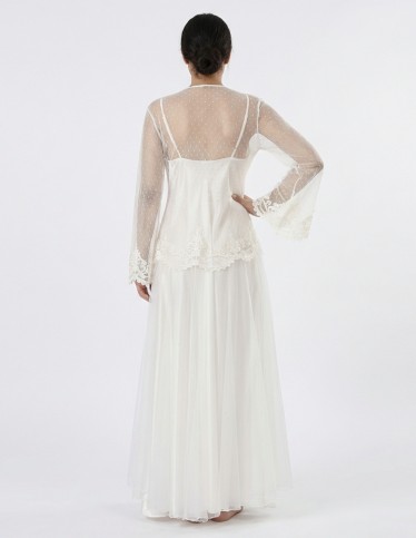 Shine on Your Big Night: Luxurious Bridal Lace Nightgown!
