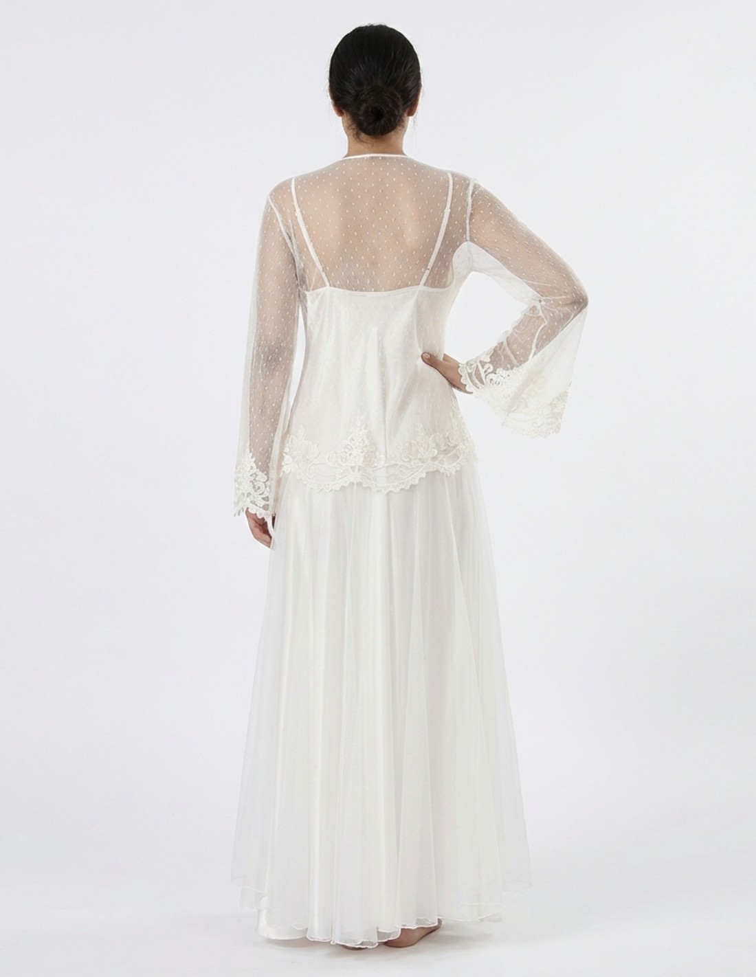 Shine on Your Big Night: Luxurious Bridal Lace Nightgown!