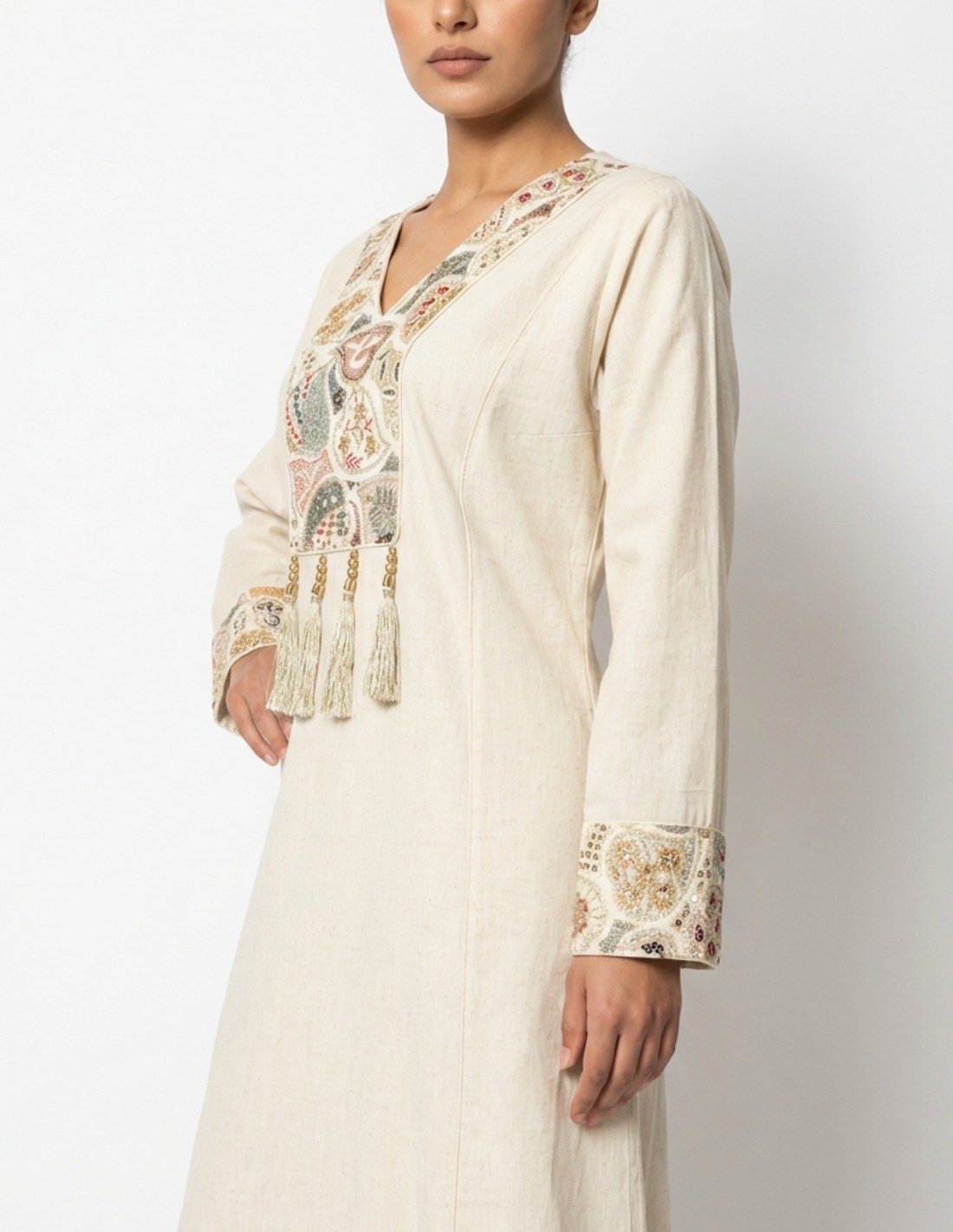 Embroidered Off-White Linen-Style Jalabiya with Decorative Tassels