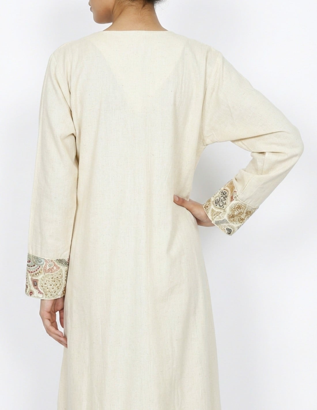 Embroidered Off-White Linen-Style Jalabiya with Decorative Tassels