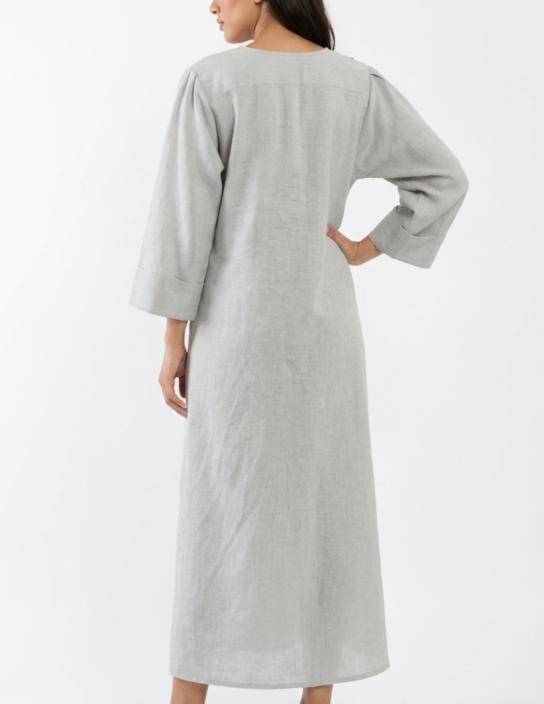 Classic Grey Jalabiya with Geometric Embroidery and Wide Sleeves.