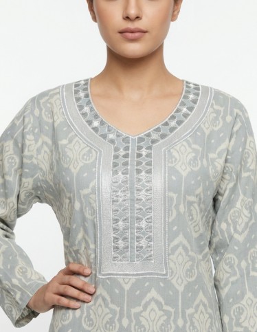 Elegant Jalabiya with Heritage Pattern and Silver Embroidery