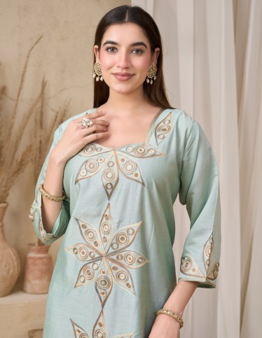 Chic Mint Green Jalabiya with Distinctive Star Embroidery