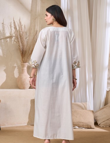 Elegant Embroidered Off-White Jalabiya