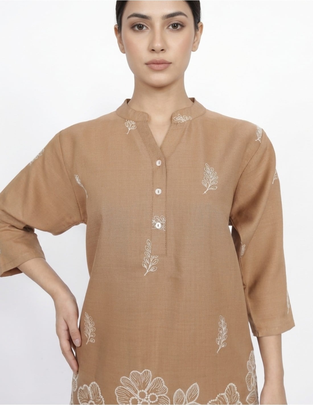 Elegant Embroidered Two-Piece Jalabiya Set