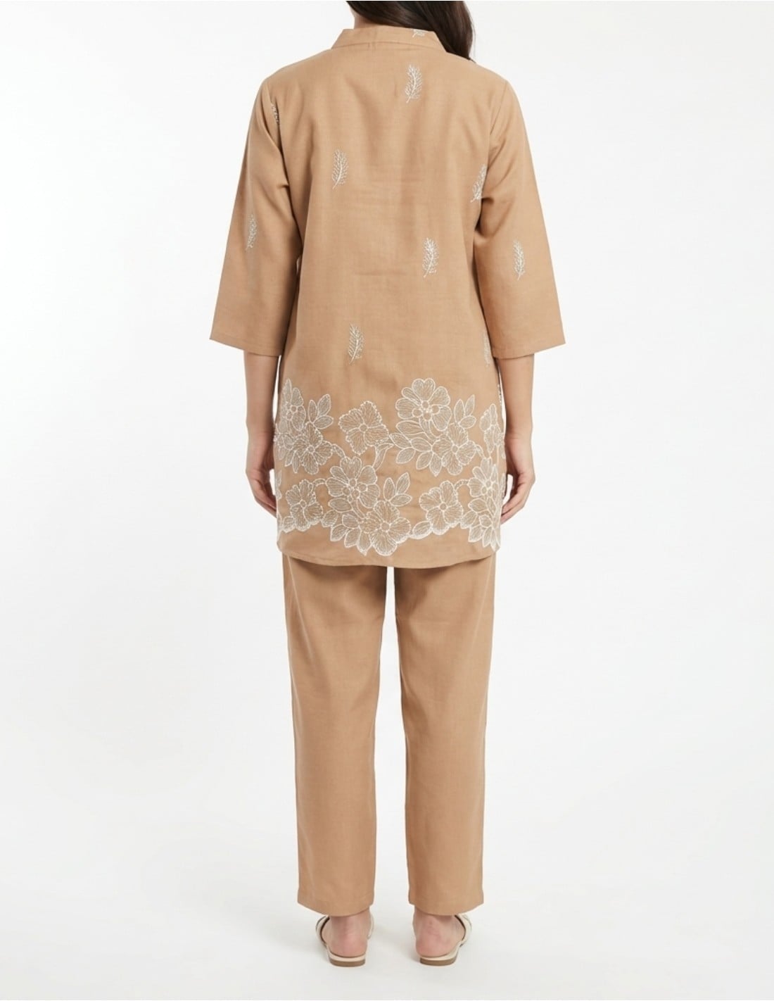 Elegant Embroidered Two-Piece Jalabiya Set