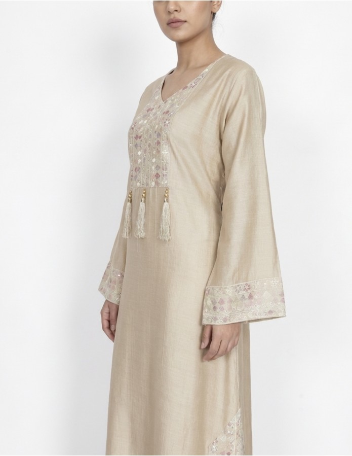 Sophisticated Embroidered Jalabiya with Tassels