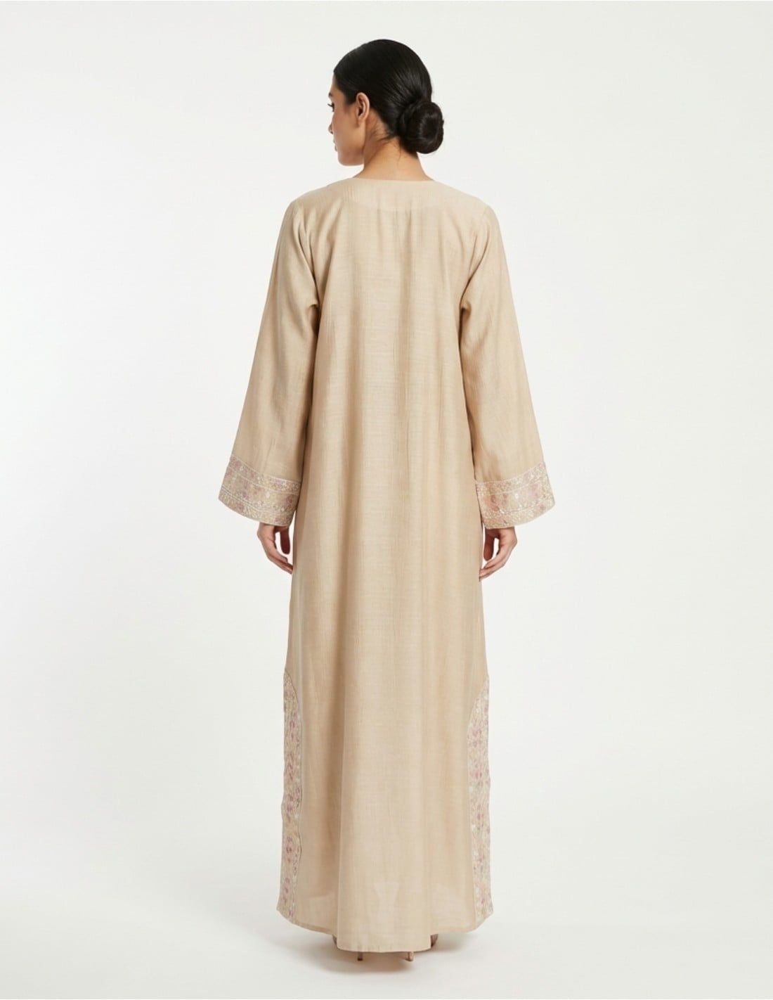Sophisticated Embroidered Jalabiya with Tassels