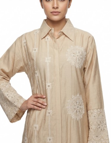 Elegant Beige Jalabiya with Intricate Floral Embroidery