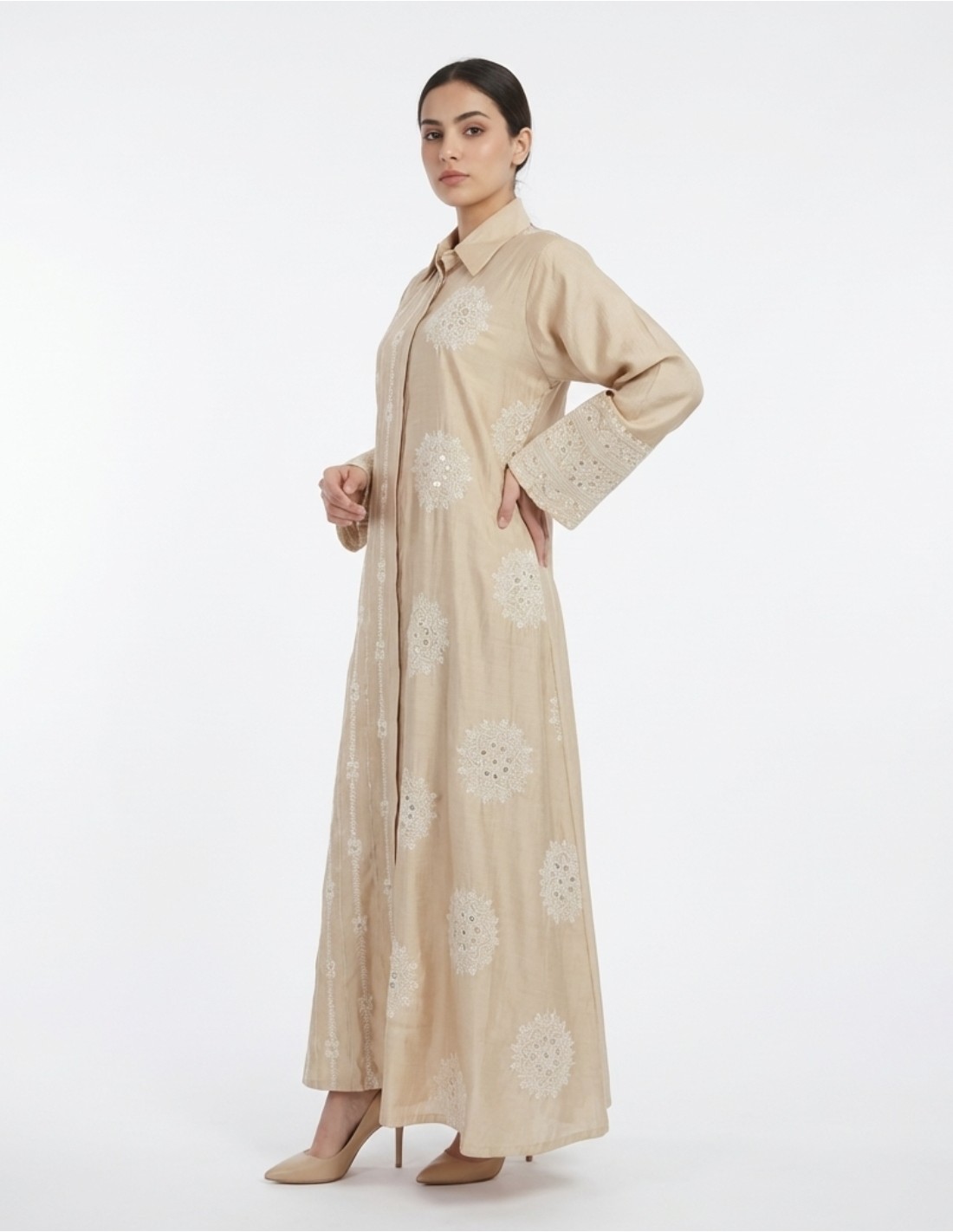 Elegant Beige Jalabiya with Intricate Floral Embroidery